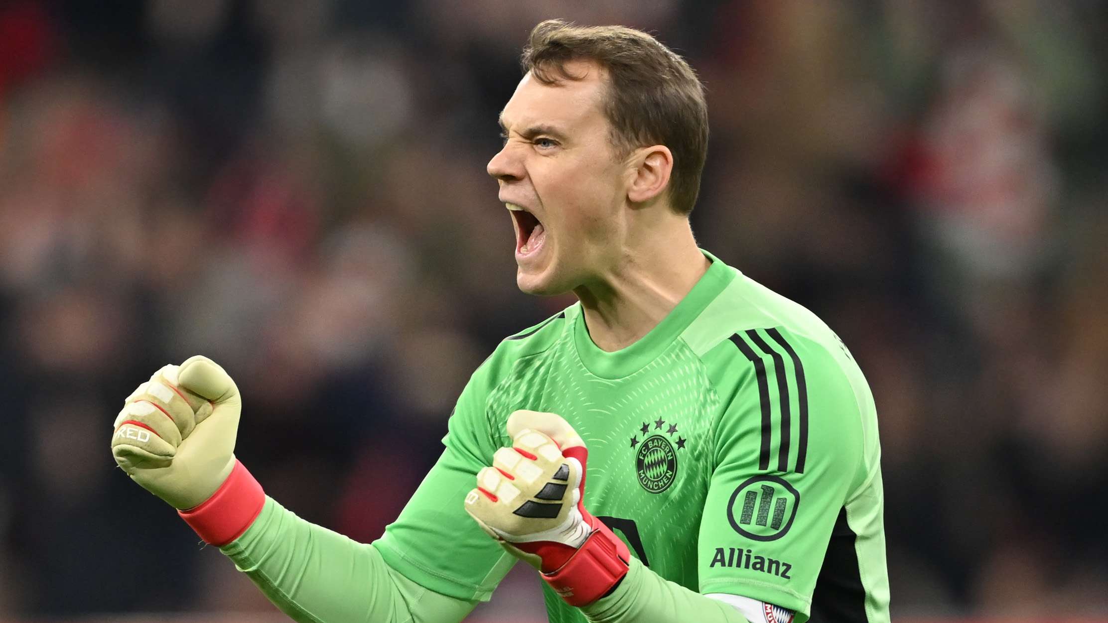 Neuer on same level as Messi and Ronaldo, says ex-Bayern boss  