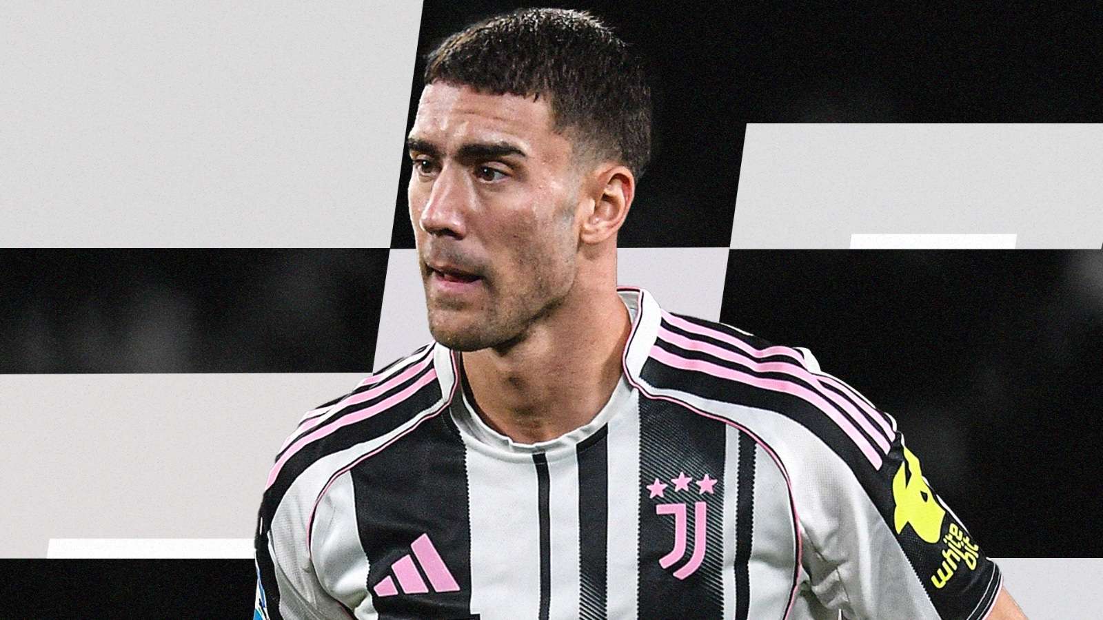 Vlahovic set to be left out of the Juve squad: his return is delayed  