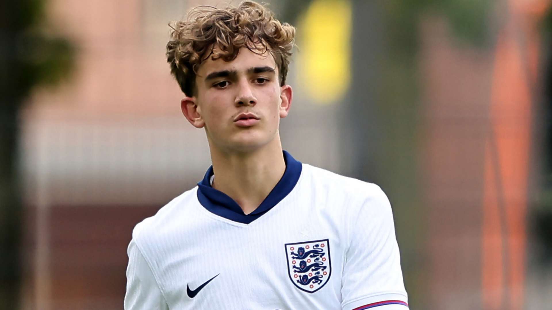 Dowman scores stunner in England U19 rout  