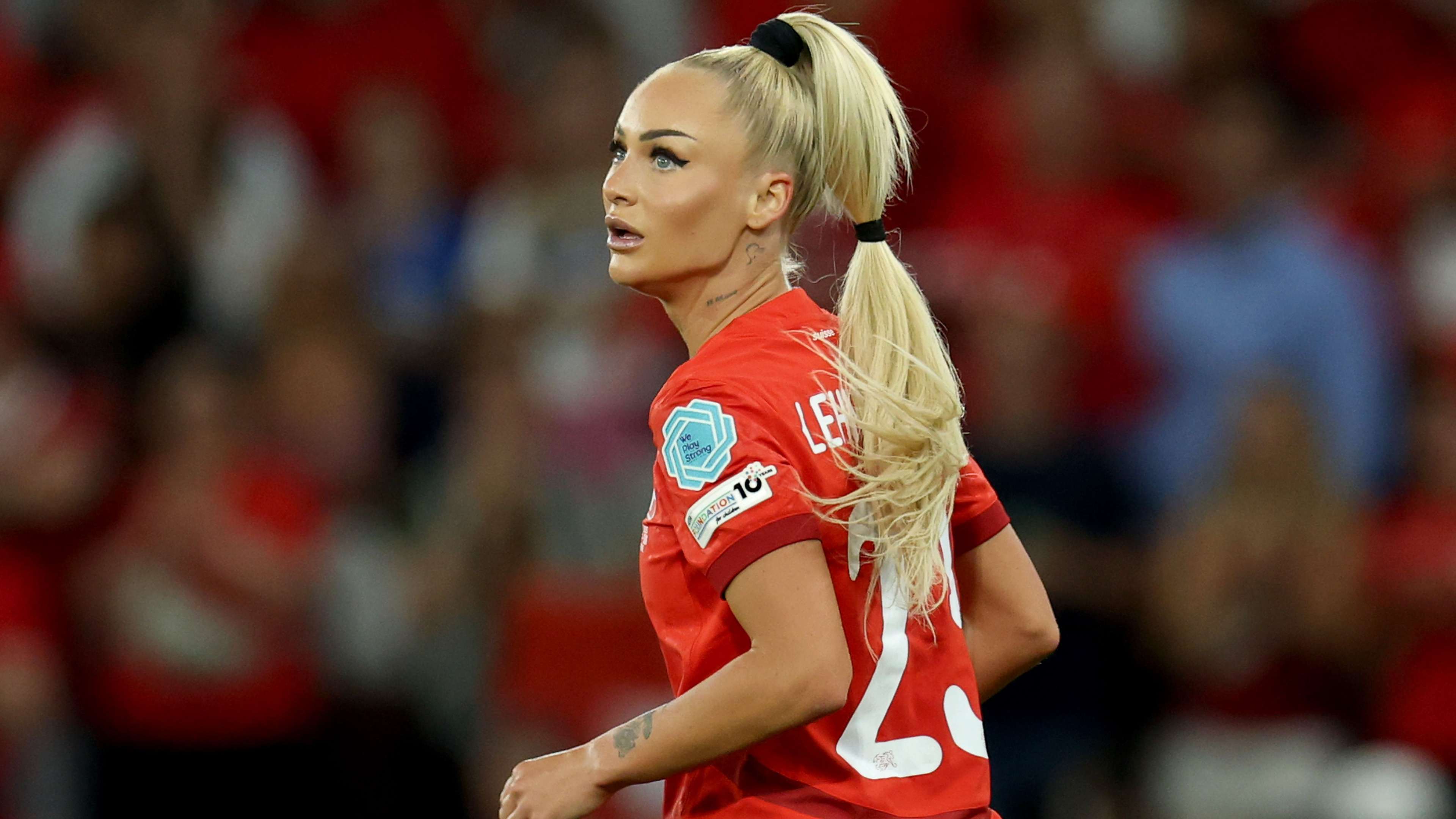 Lehmann suffers blow and leaves Swiss squad  