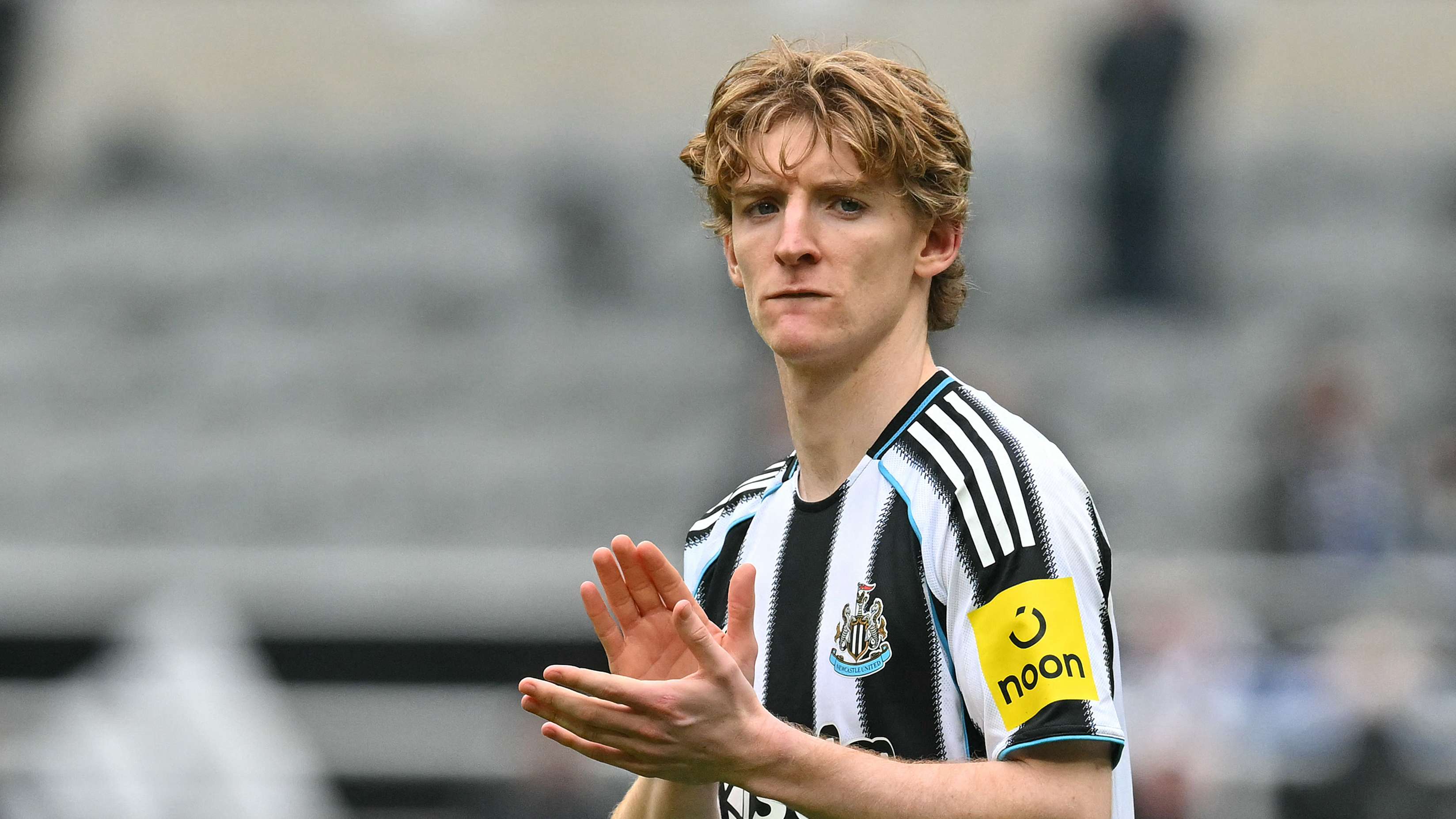 Newcastle hit with Gordon transfer bombshell as winger wants out  