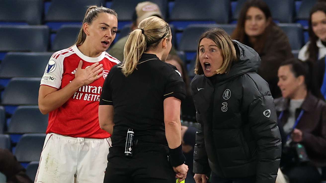 McCabe 'apologetic' over Thompson hair-pull  