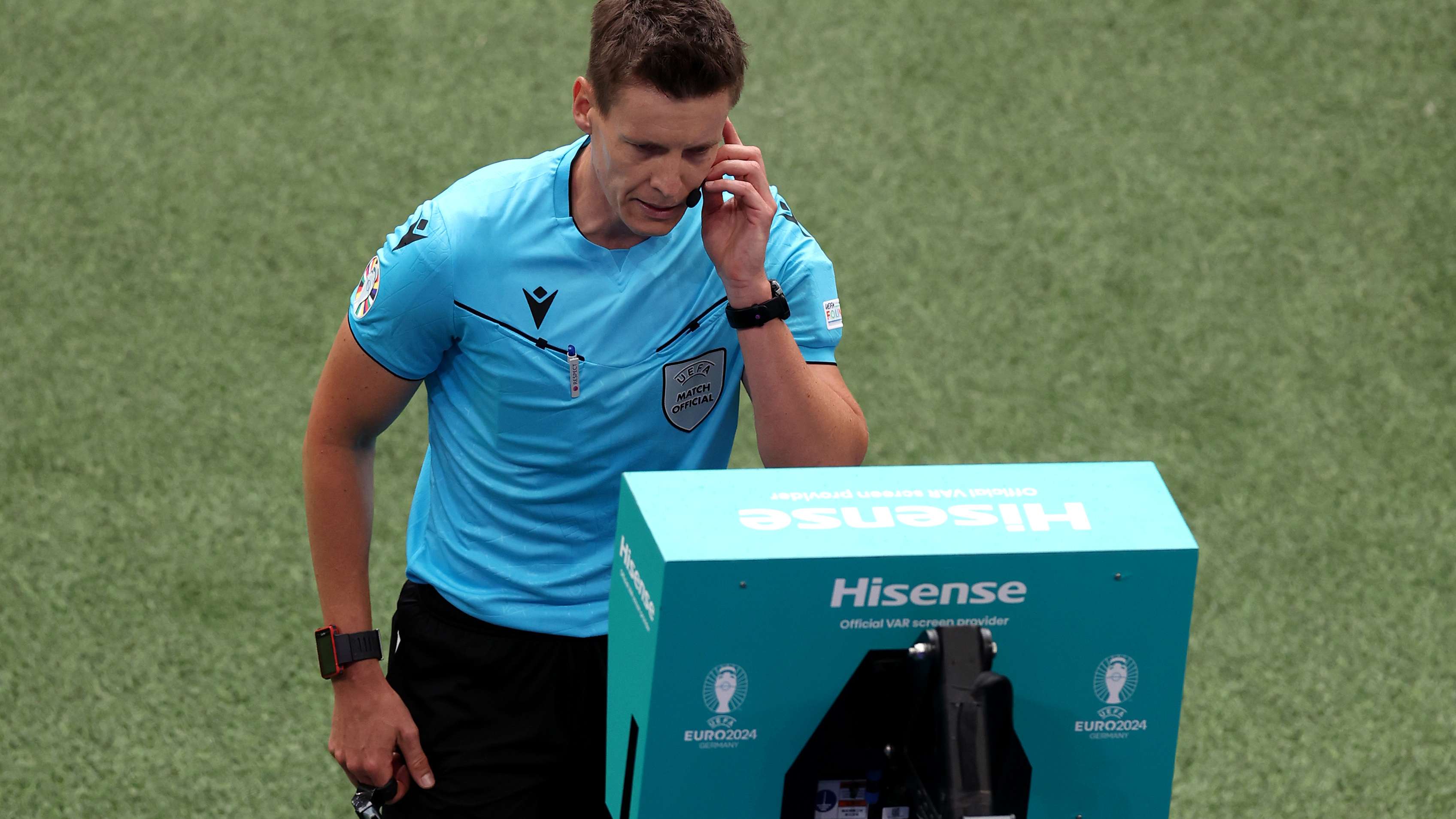 The black card appears for the first time in Europe: what is its role?  