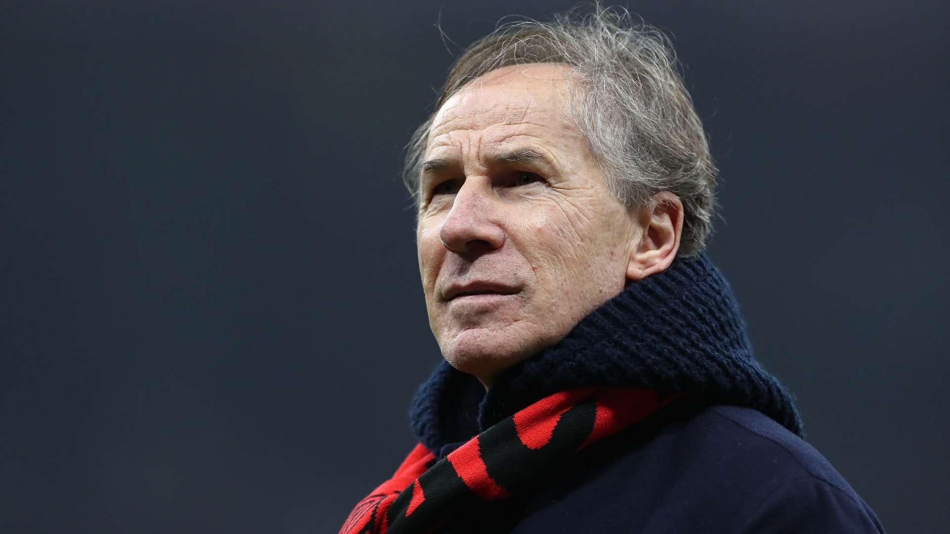 Juventus, tribute to Baresi on the giant screen and banner  