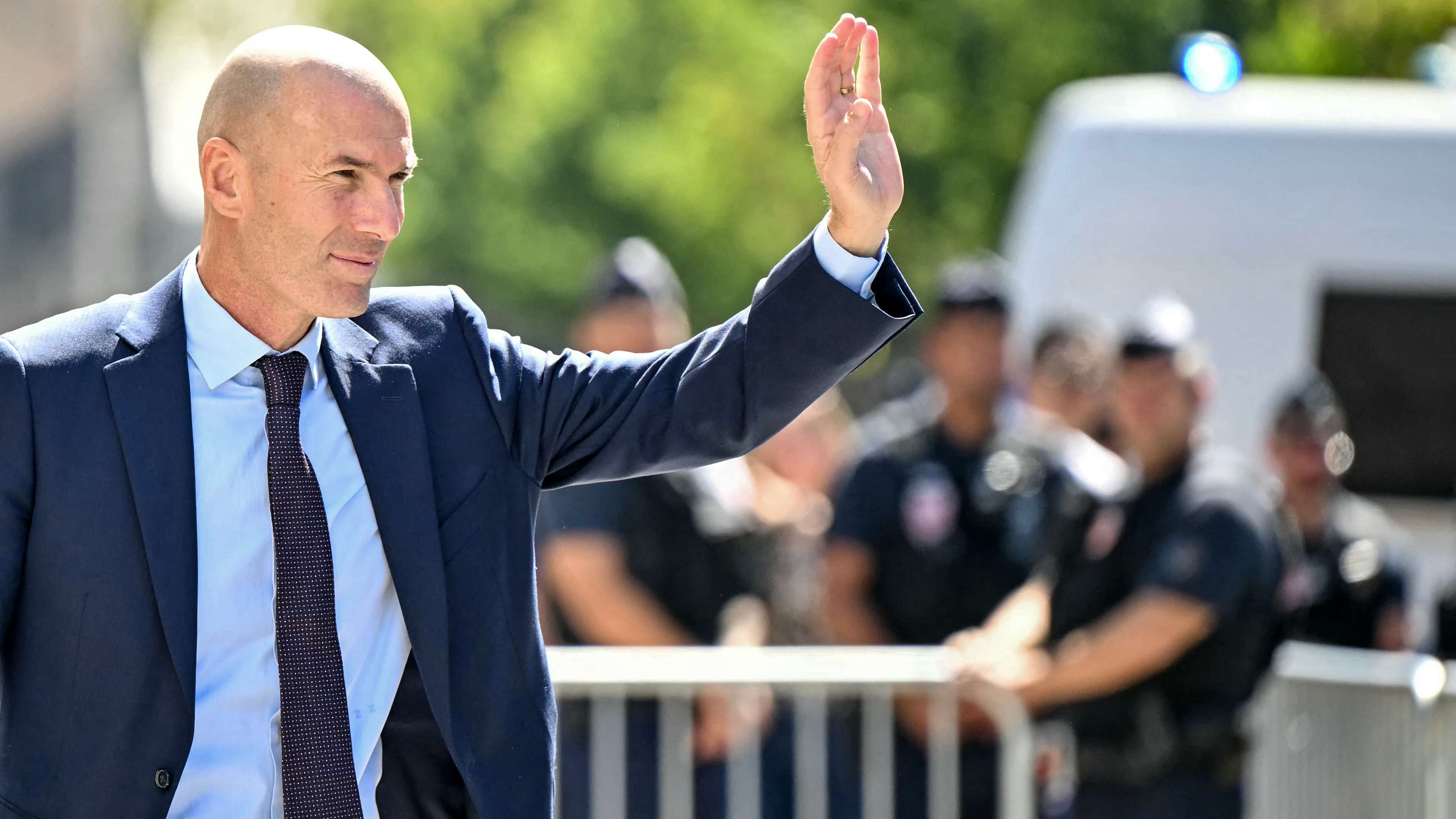 Contrary to Deschamps' policy: Zidane makes a bold decision before announcing the France squad  