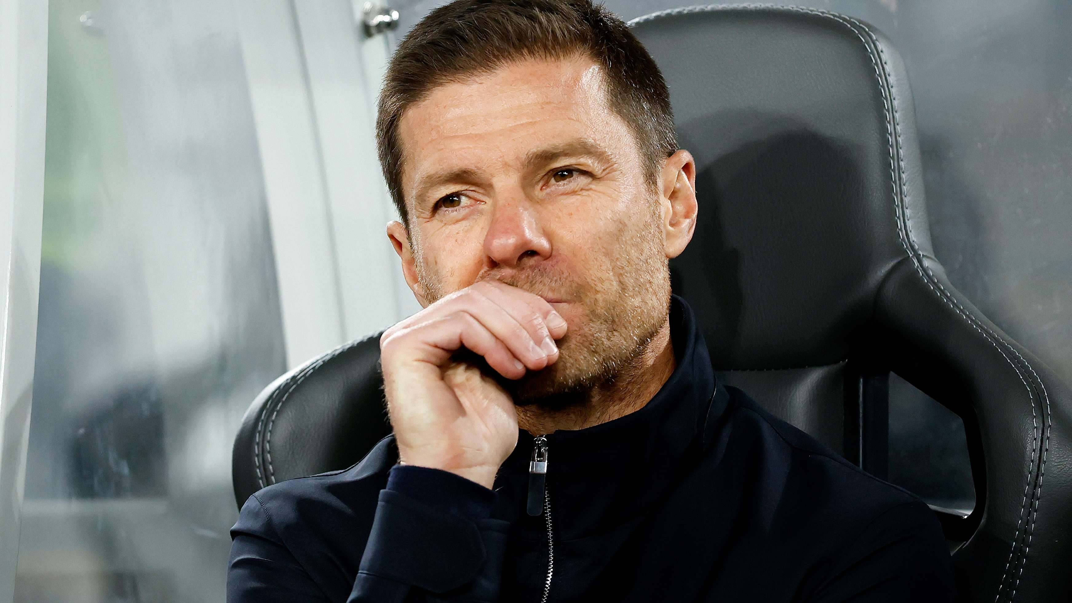 Blockbuster deal: Barcelona target Chelsea star angered by Alonso  