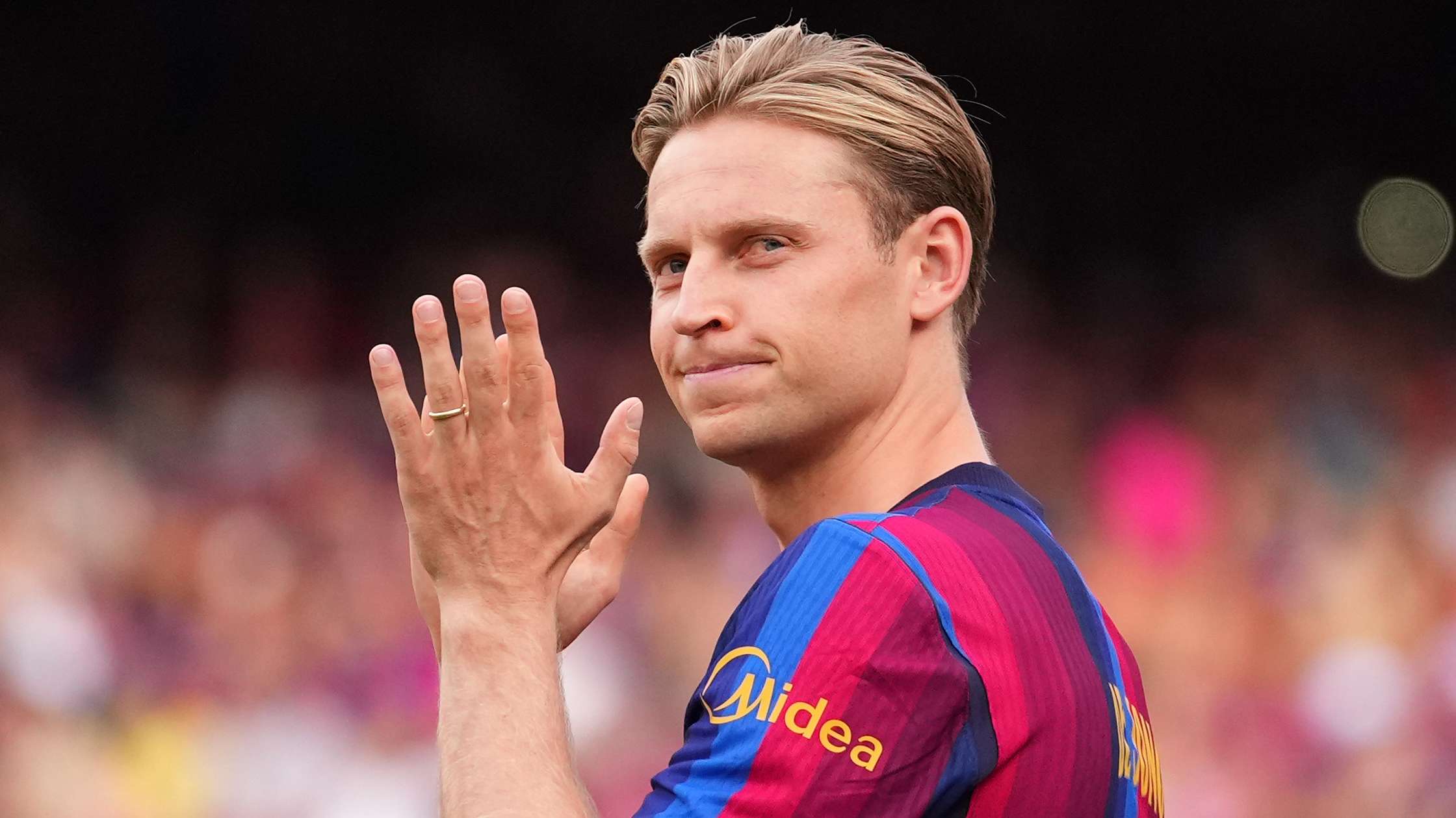 De Jong crisis knocks on Barcelona's door after the international break

I need the Arabic article text to translate. However, based on my instructions, I should only tr  