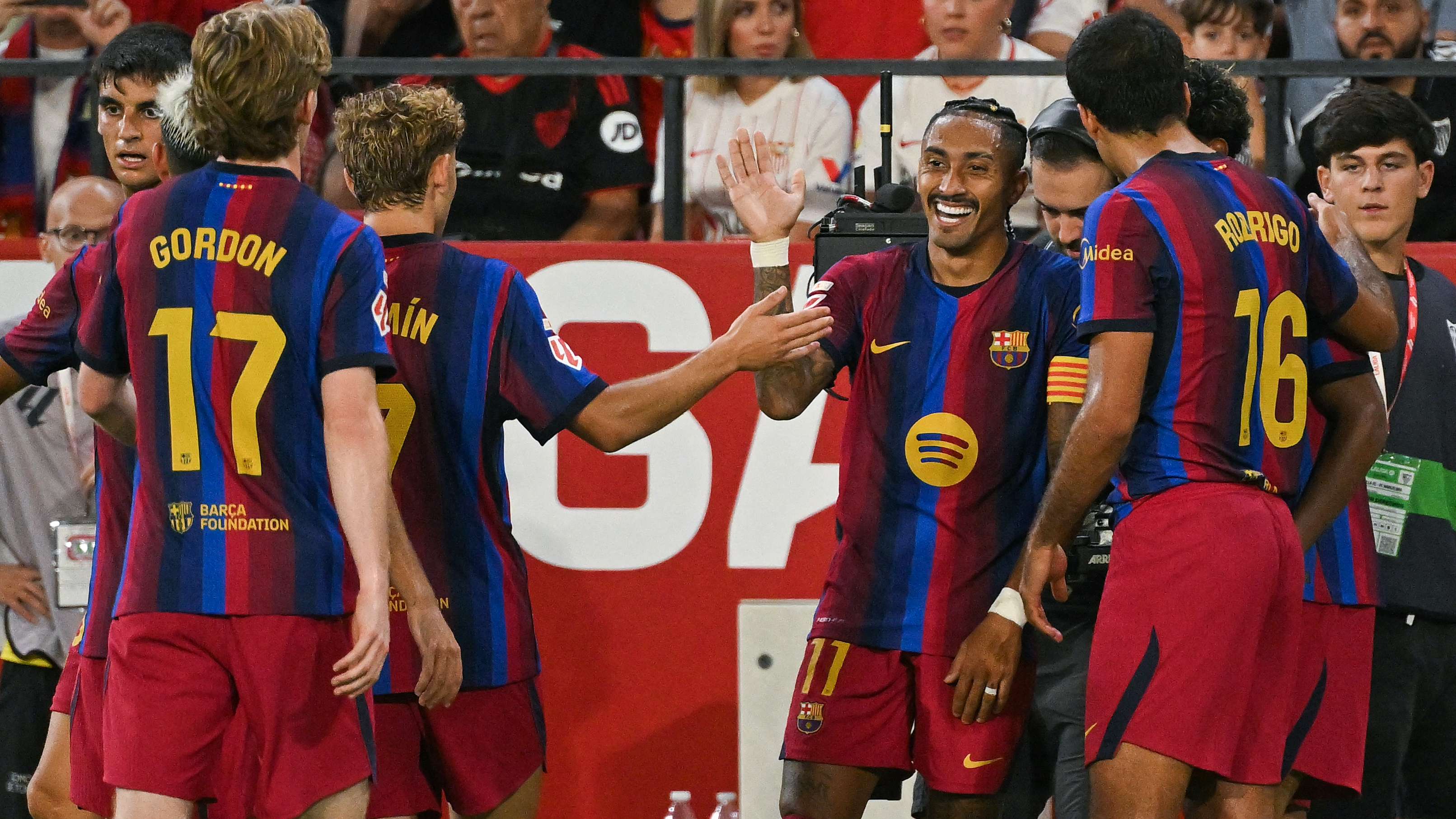 Flick's phone call saved him: shocking confession from Raphinha about his tense relationship with Barcelona  