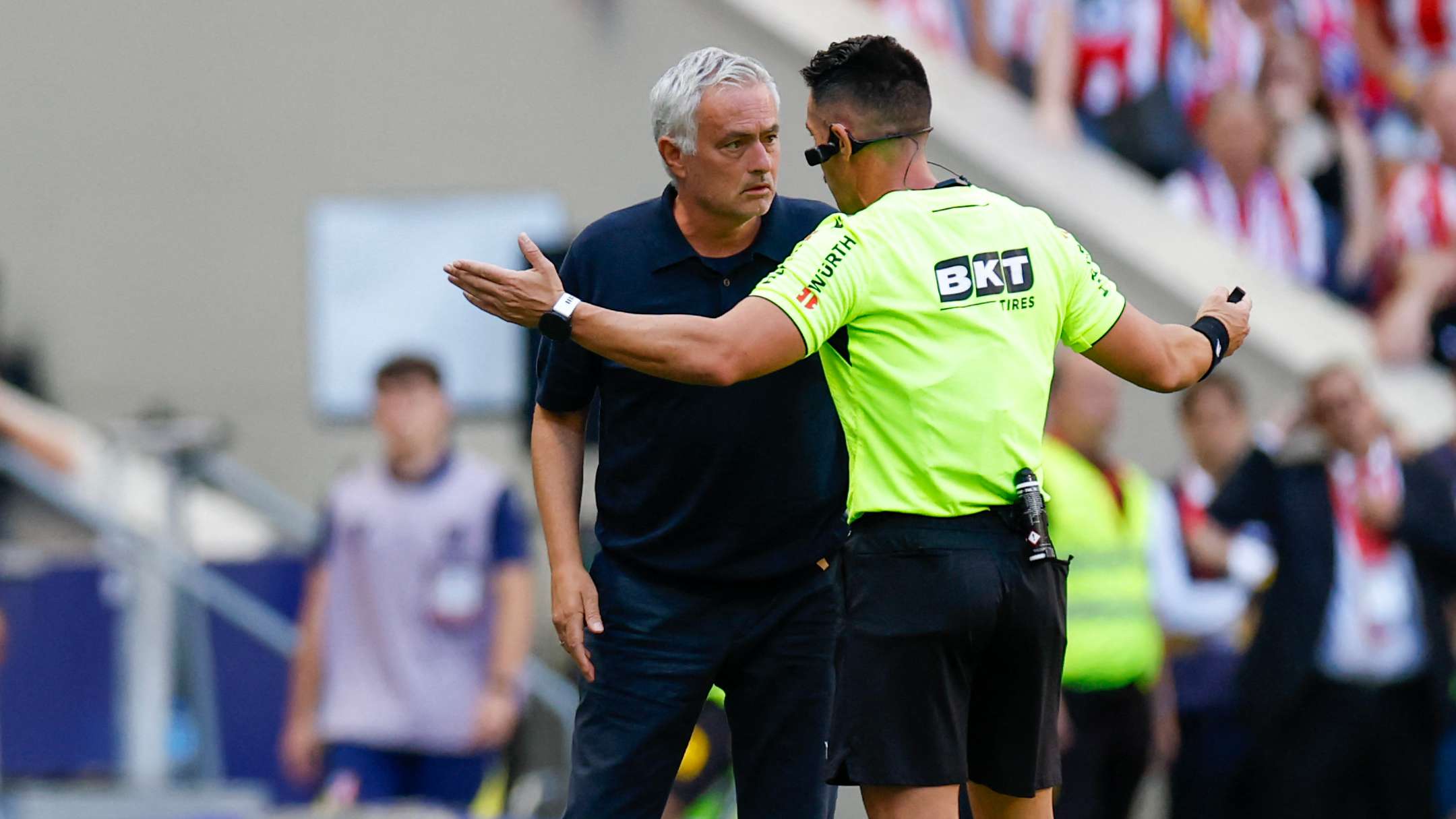 "Refereeing is no excuse": a strongly worded message puts Mourinho before the bitter truth after the derby  