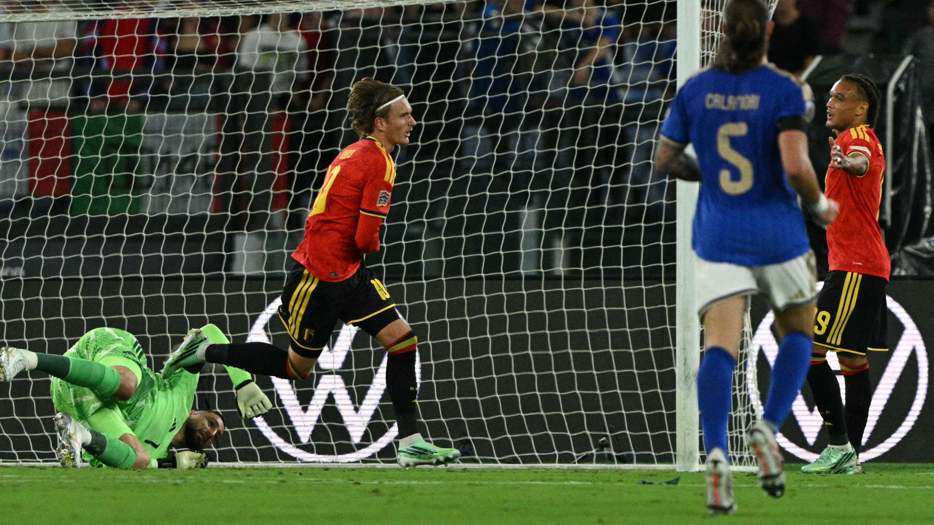Video: Belgium stun Italy with a brace and ignite the battle for top spot with France  