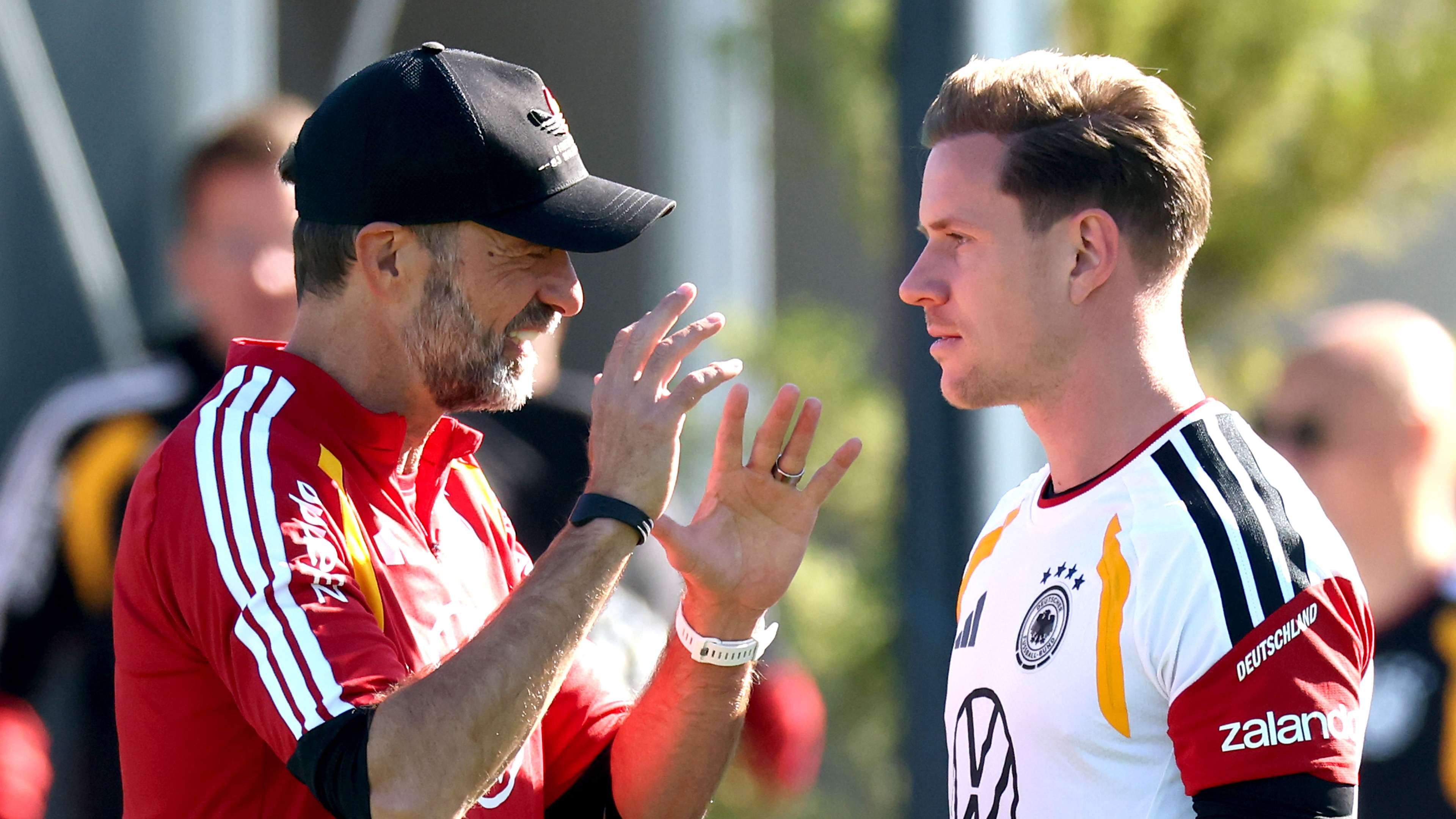Klopp defends Ter Stegen despite Greece snub  