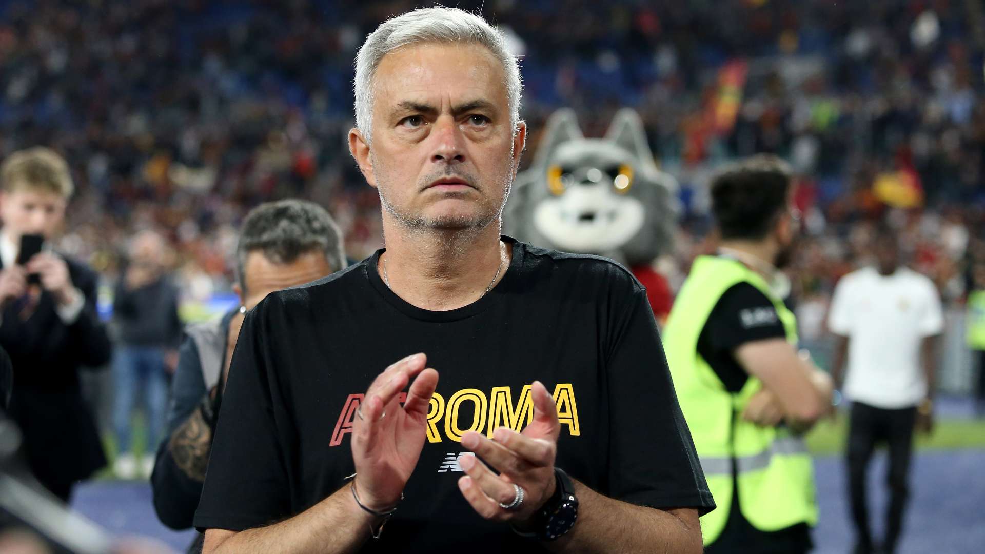 Mourinho thanks Roma fans: “Emotions and eternal gratitude”  