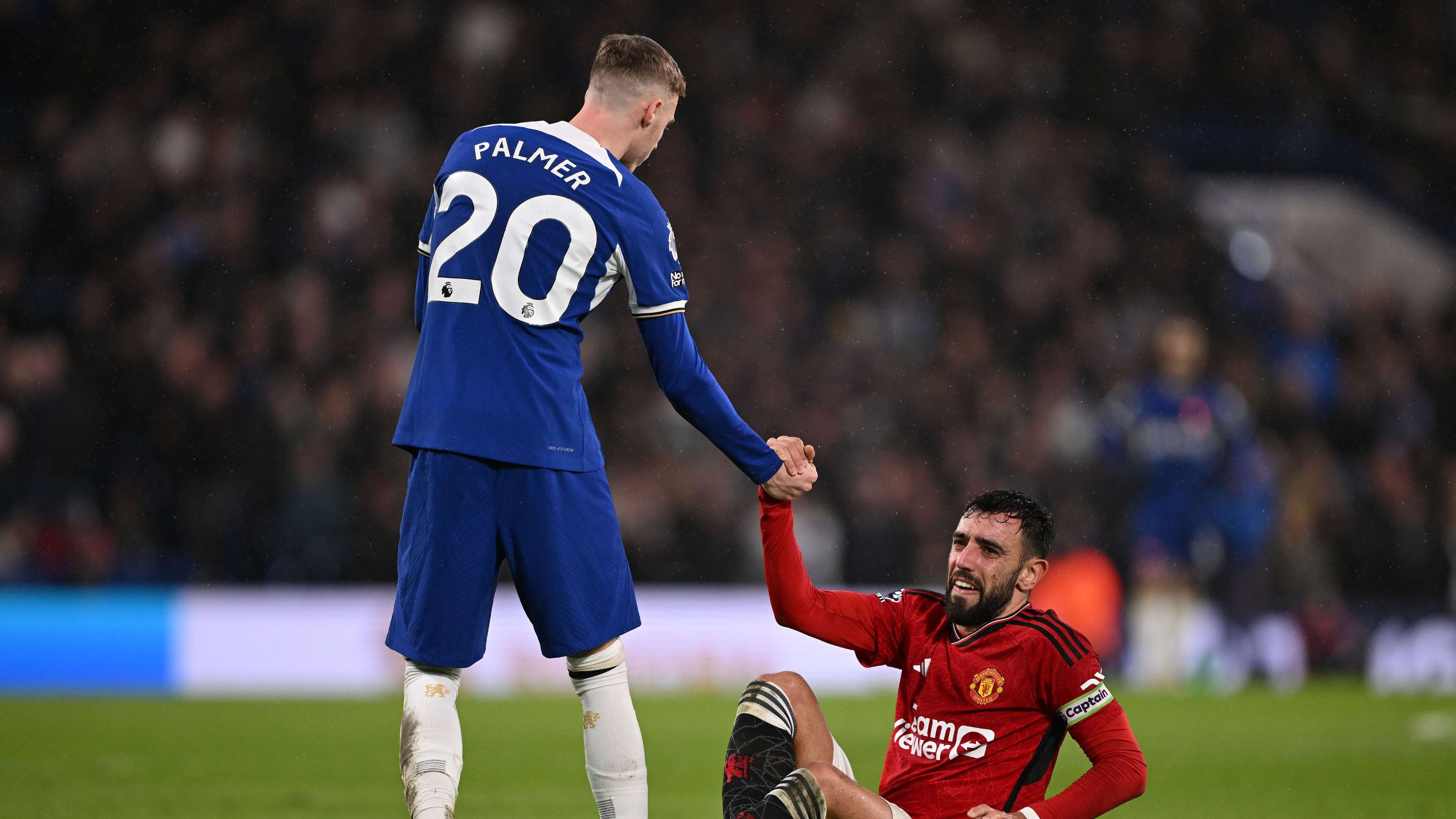 Palmer returns and Bruno rises up: a host of surprises in the Chelsea and Manchester United line-ups  