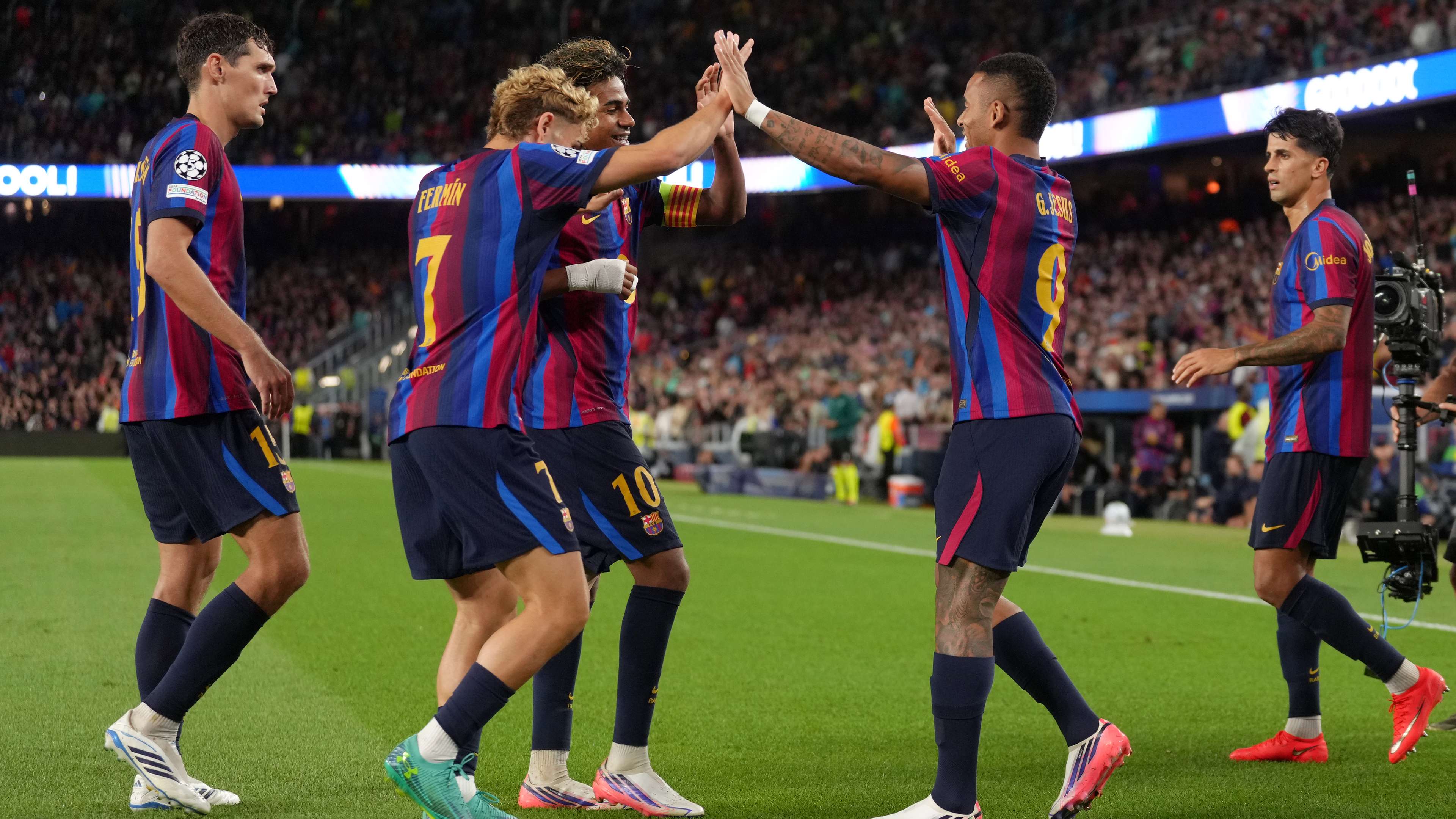 Video: A touching gesture: Barcelona star's grandmother steals the spotlight at Betis' stadium  