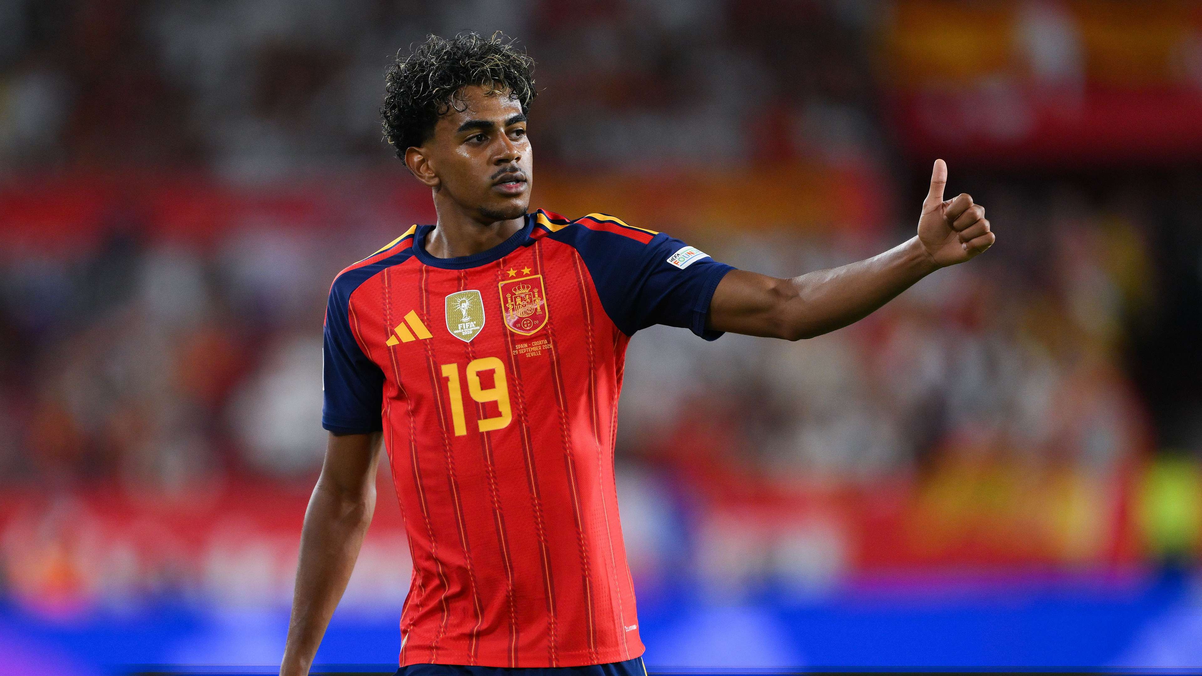 The match's leading star: Yamal walks away from the Croatia clash with two legendary shirts  
