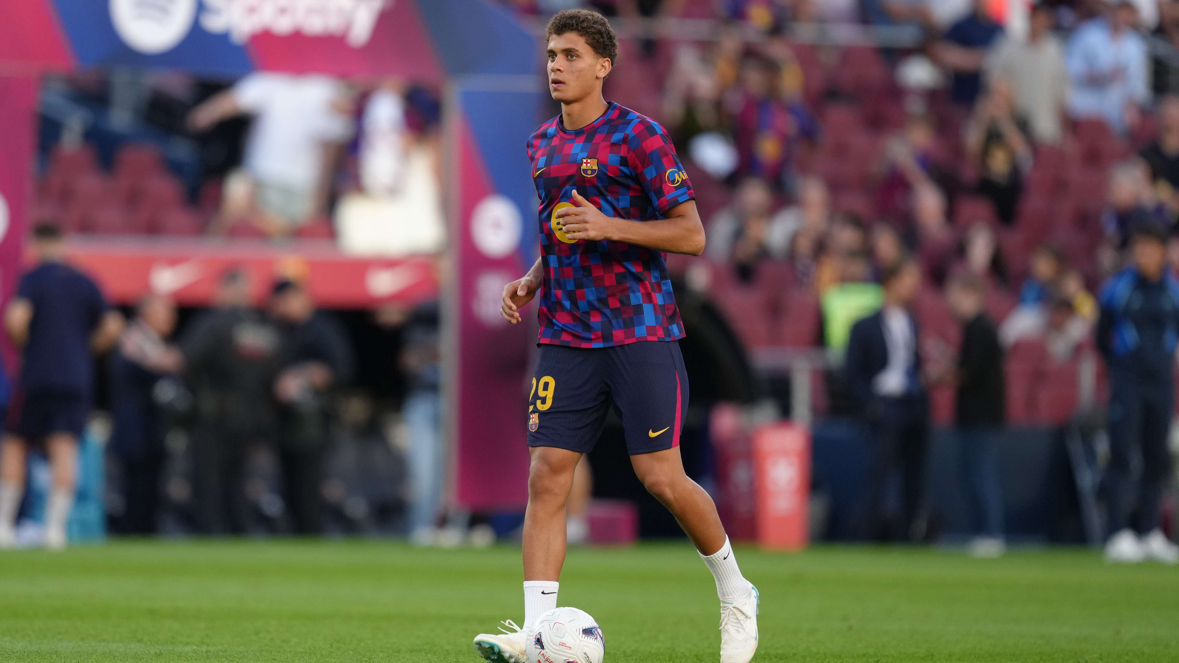 Behind the decision: why did Flick leave Hamza Abdelkarim out of Barcelona's first team?  