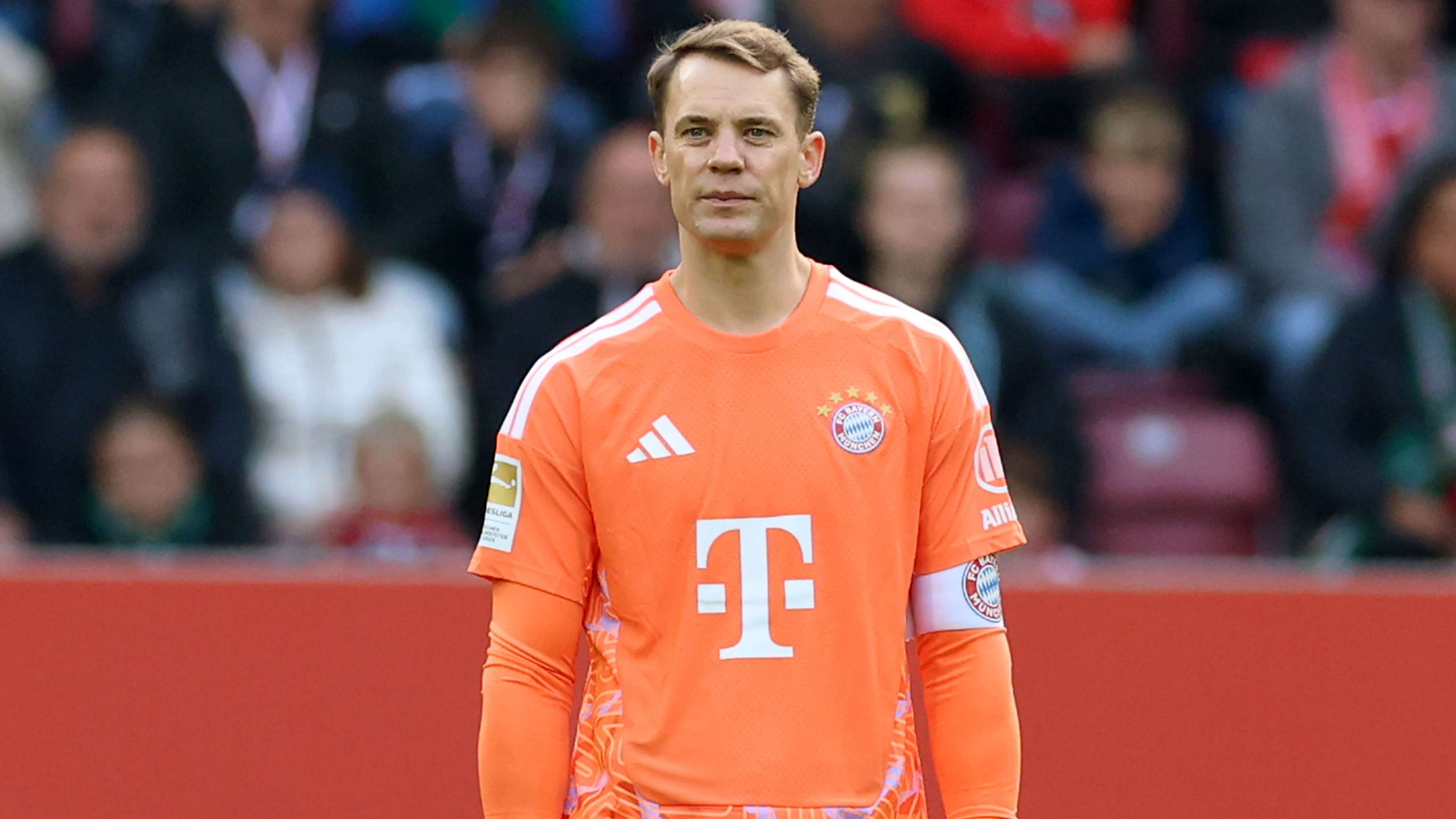 Eberl backs Neuer despite Urbig links  