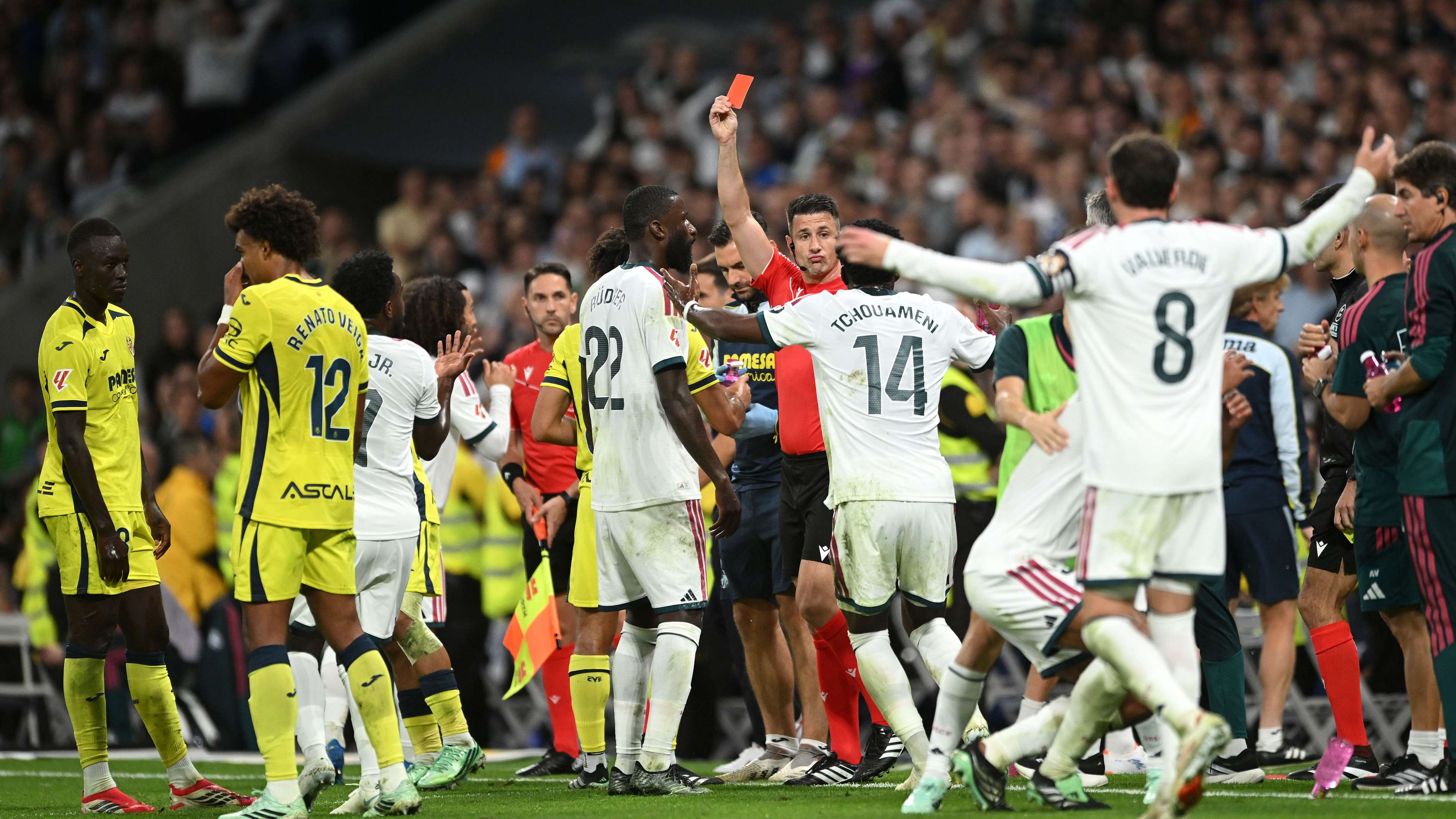 Real Madrid legend clears Vinicius: "He did not spit"!  