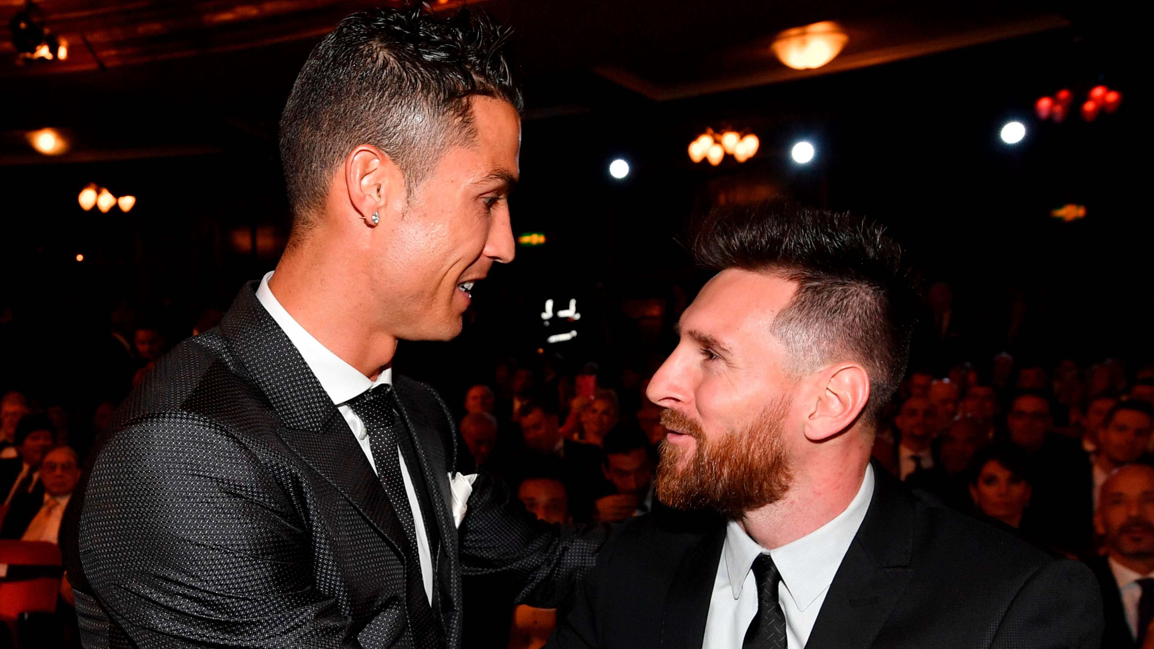 Voting continues: a crushing lead for Cristiano over Messi in the race for the greatest Ballon d'Or winner  