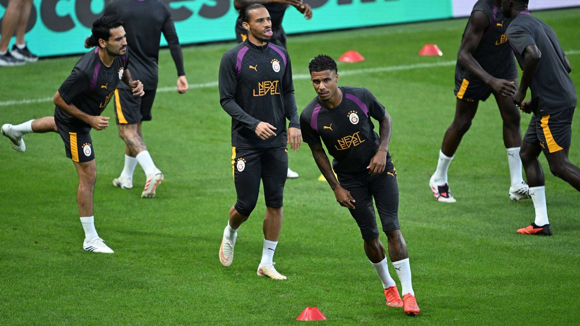 Galatasaray star announces retirement from national team  