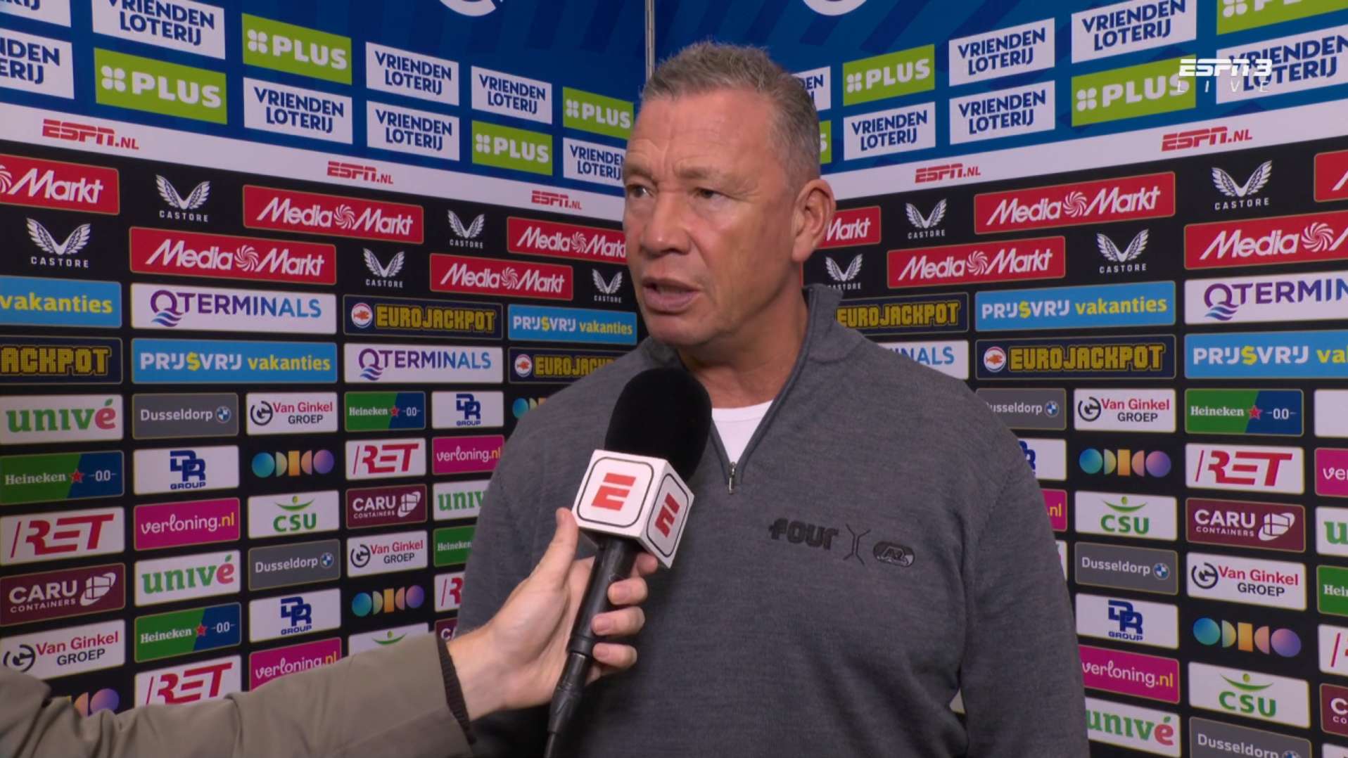 Leeroy Echteld clear after Feyenoord - AZ: 'I don't want to talk about that'  