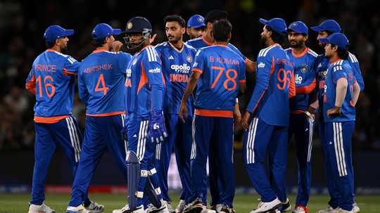 Morkel calls for India's bowlers to up their standards  