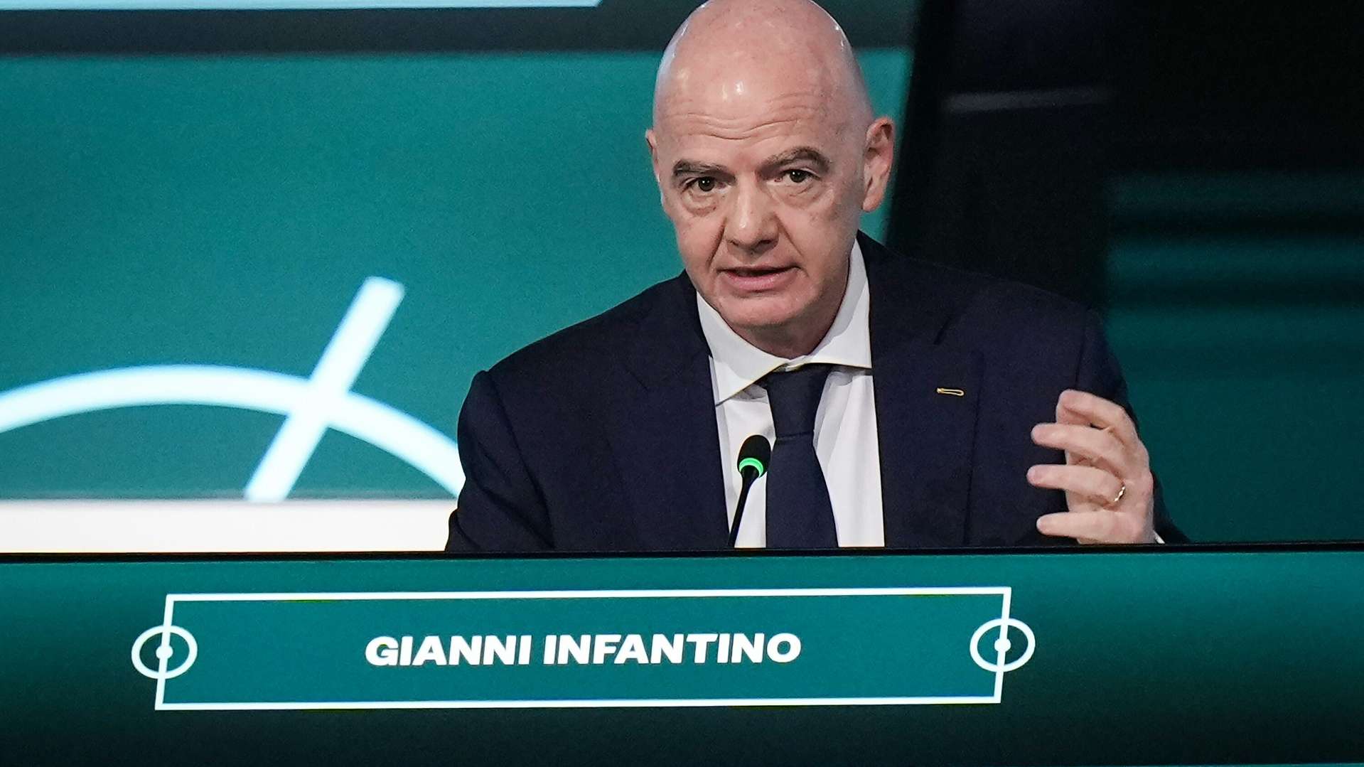 A European federation officially complains about Infantino over Trump  